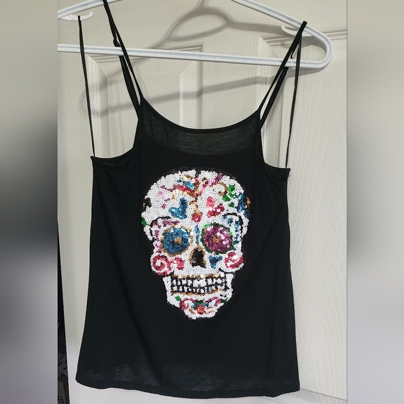Skull tank - Picture 1 of 1